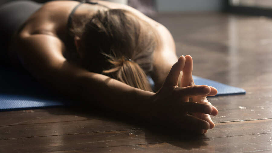 Missbrauch im Yoga: Die Gefahren des Guru-Kults