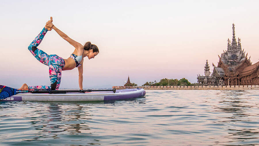 SUP-Yoga auf dem Stand Up Paddle Board