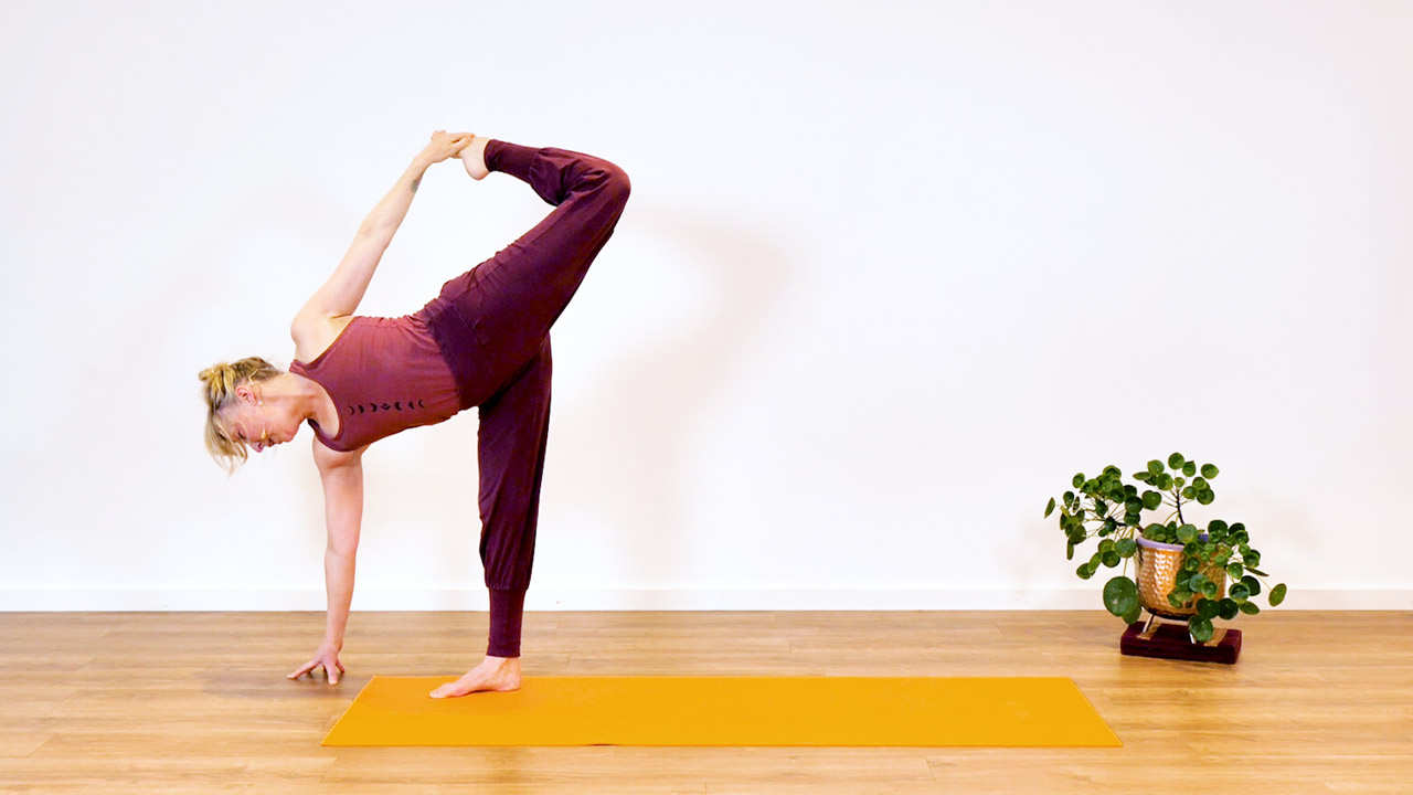 Yoga Video Bow flow