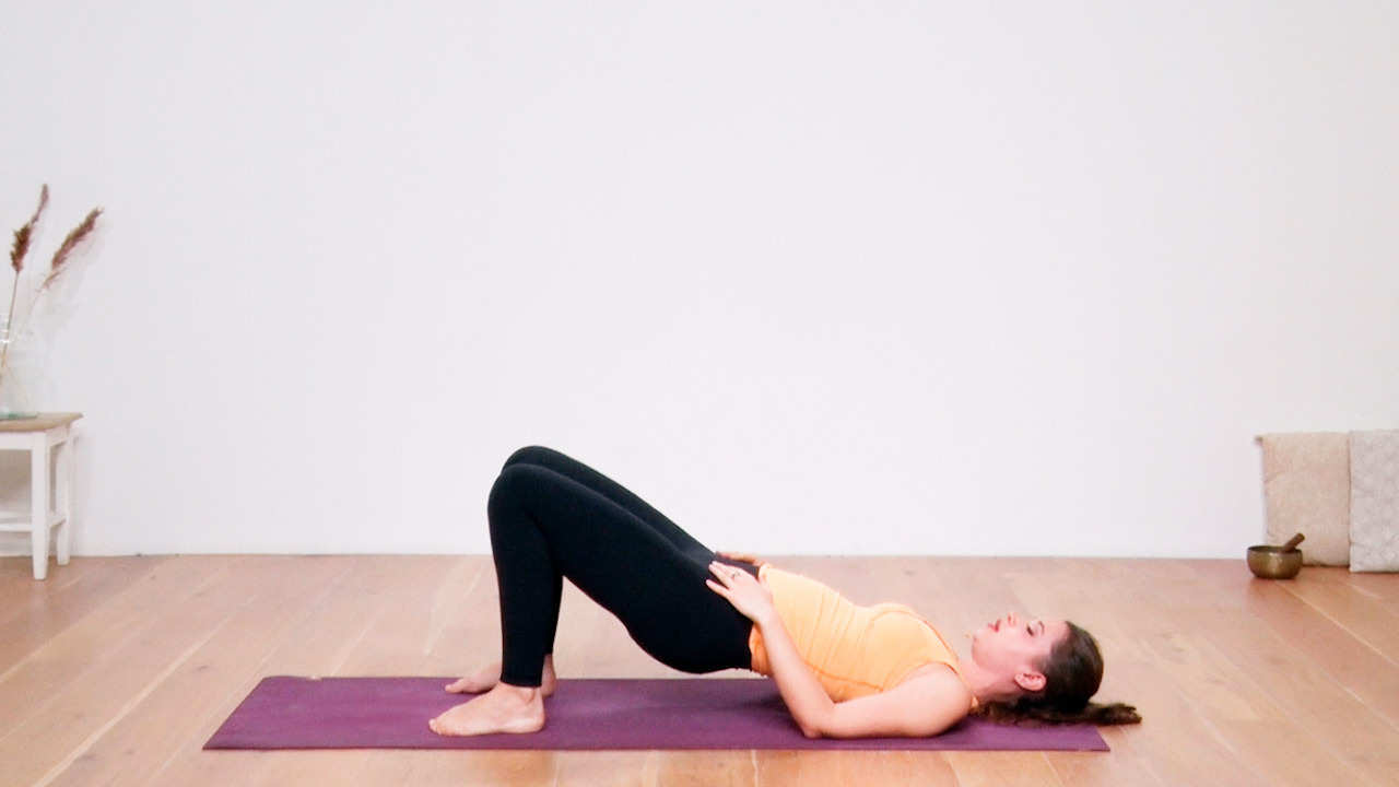 Yoga Video Sculpt and strengthen pilates for glutes