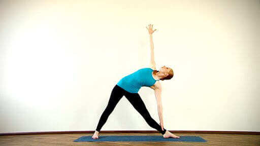 Yoga Video Clip: Trikonasana (Dreieckshaltung)