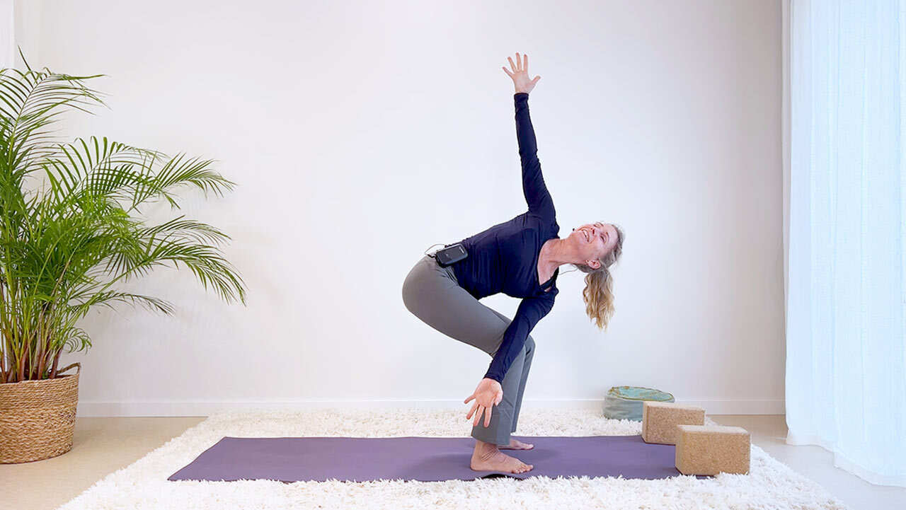 Yoga Video Easy energy morning flow
