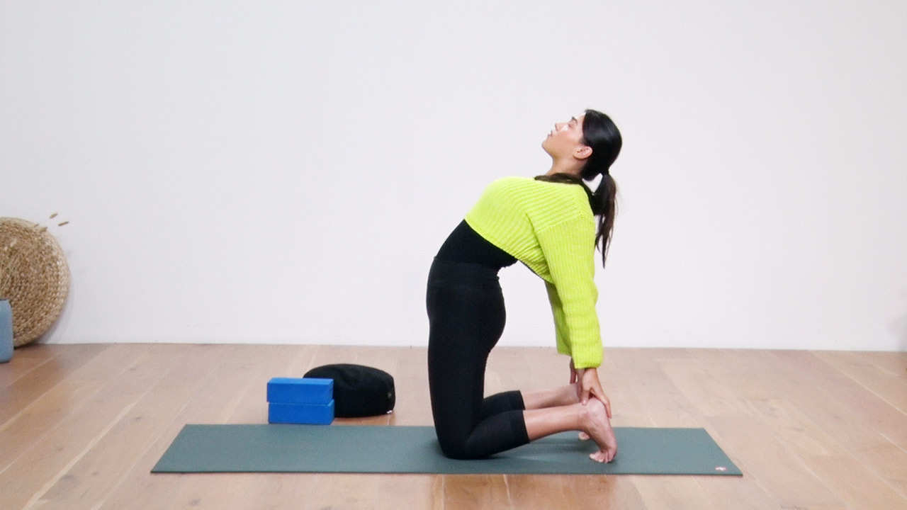 Yoga Video Kapha balancing flow