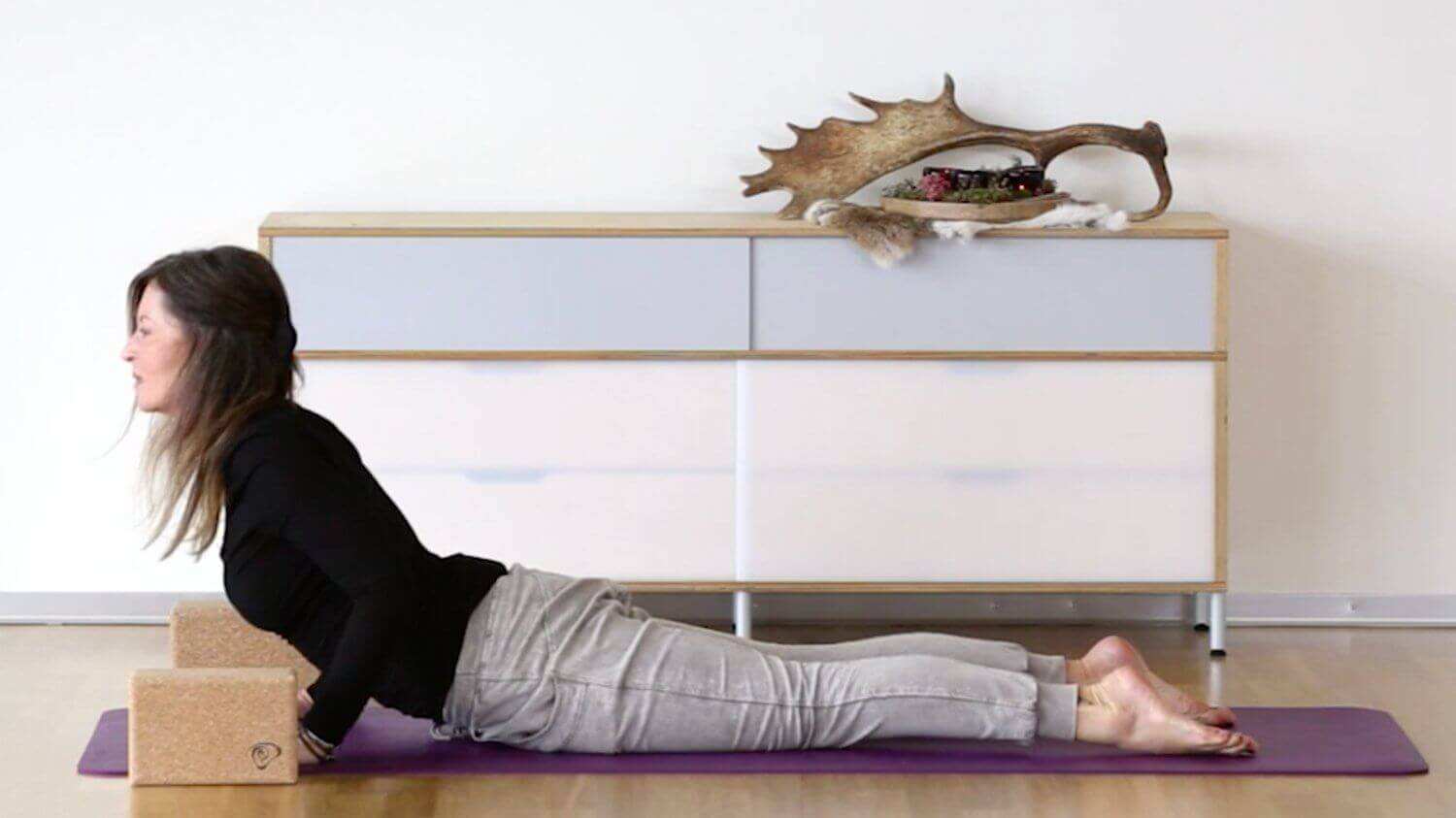 Yoga Video ChiYoga Sonnengruß-Sequenz für den Herbst