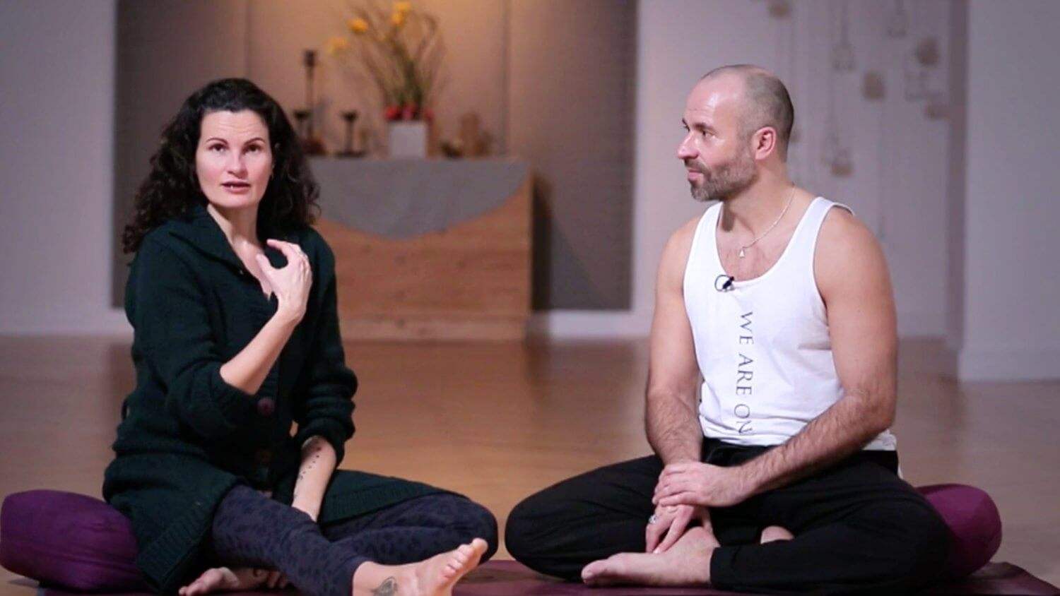 Yoga Video Tutorial: Akzeptanz des Andersseins in der Beziehung