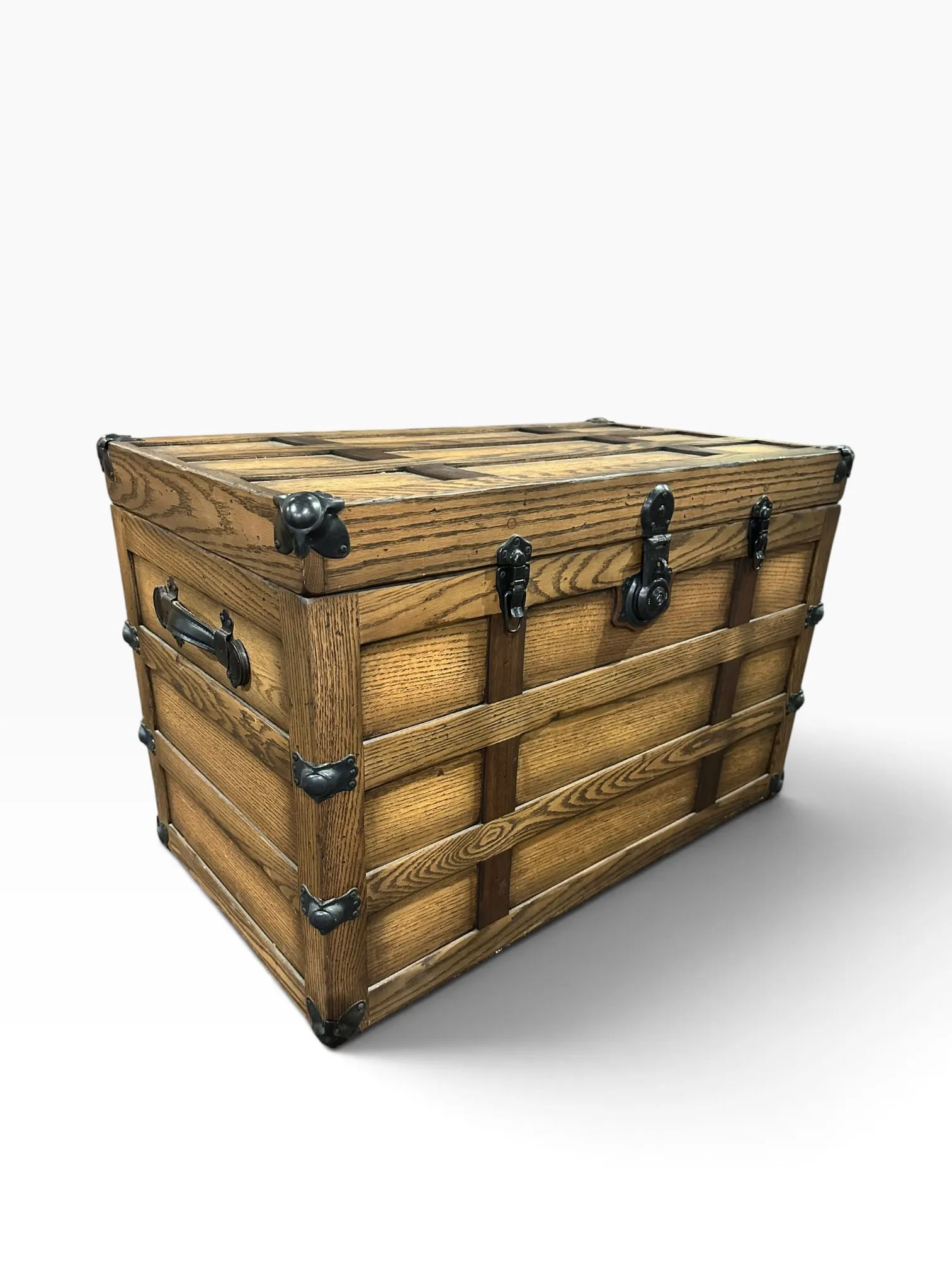 Picture of TALL FLAT TOP TRUNK
