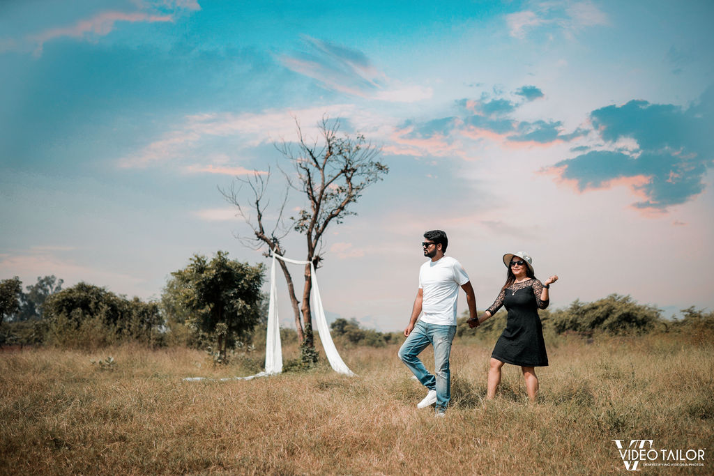 This Couple's Pre-wedding Look will Calm your Hearts like Never Before! | Couple  wedding dress, Couple dress, Indian wedding outfits