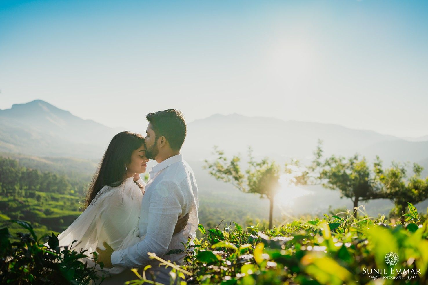 Pre-wedding photoshoots at Ponmudi and Kallar Riverside