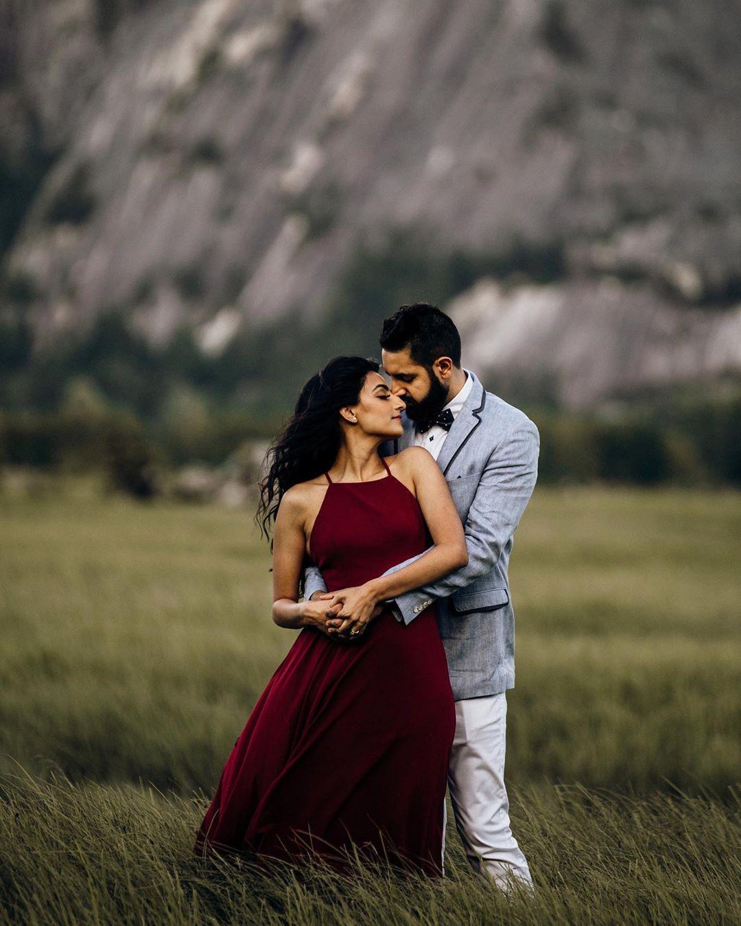 30 Romantic and Fun Pre-Wedding Photoshoot Poses - VideoTailor