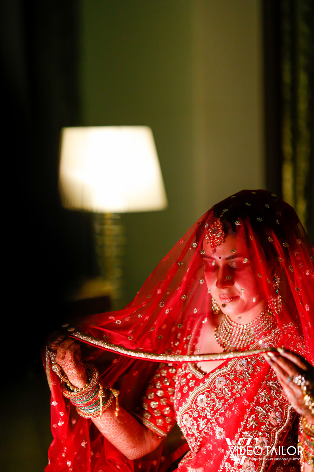 ᴘɪɴ//ɴɪʜᴀʀɪᴋᴀ | Indian bride photography poses, Bridal photography poses,  Indian wedding photography poses