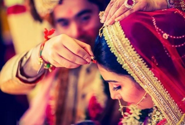 Young Indian Bride Groom Posing Photograph Stock Photo 1515434438 |  Shutterstock