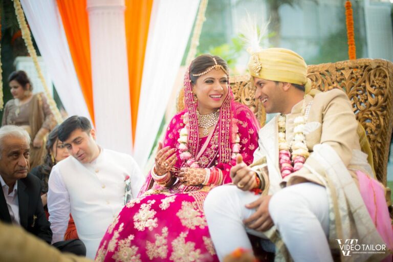 Why to Hire an Expert Wedding Photographer for Small Wedding Functions