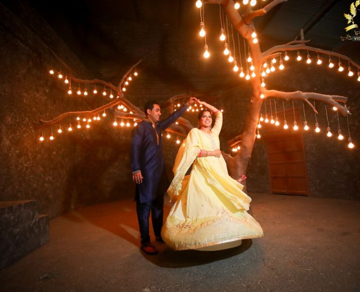 30 Romantic And Fun Pre Wedding Photoshoot Poses Videotailor 2604