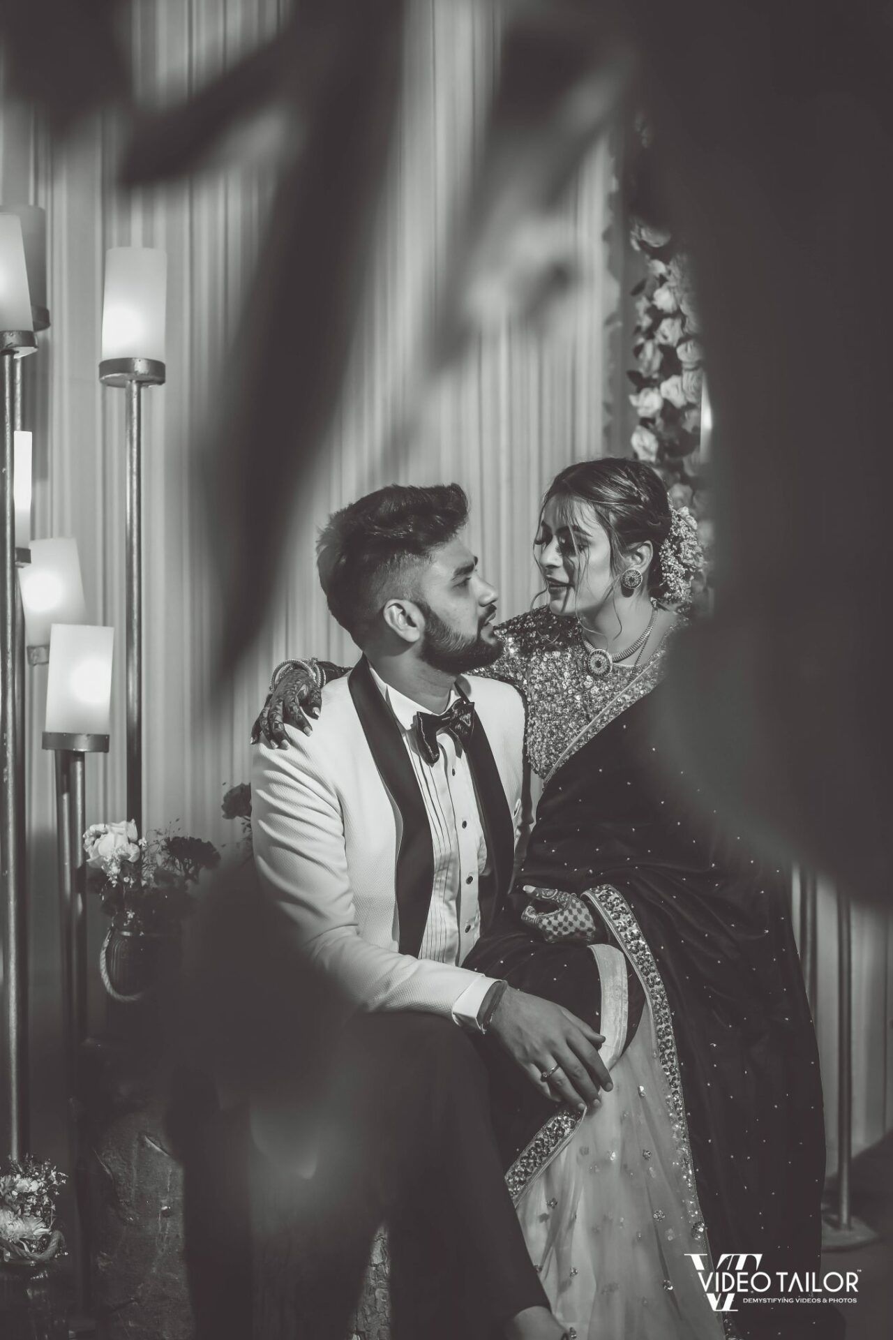 Couple Photoshoot Poses: कपल को कराना है प्री-वेडिंग फोटोशूट, तो बेस्ट  रहेंगी ये रोमांटिक पोज | Wedding Couple Poses | Couple Poses For Selfie -  Prakash News