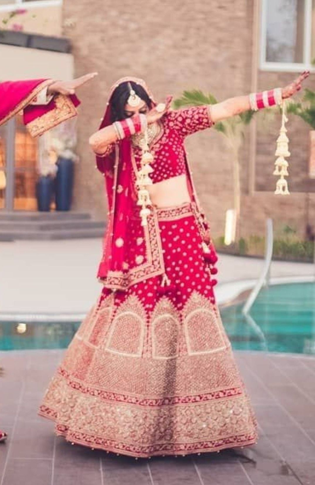 Cool Bridal Wedding Shoot Pose- dab queen