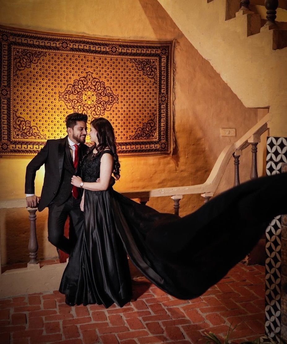 Indian couple indoor wedding photo shoot. | Photo 149524