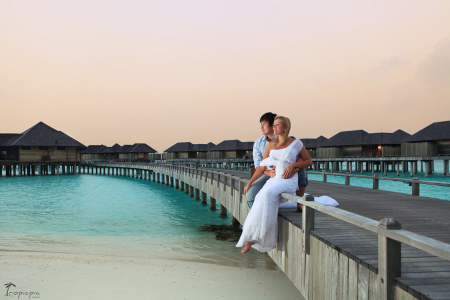 VideoTailor-prewedding-Maldives-Wooden-walkways