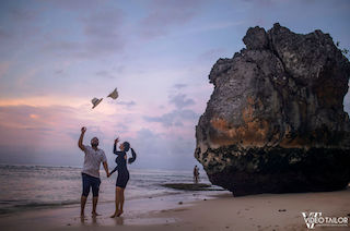 VideoTailor prewedding Bali Padang Padang beach