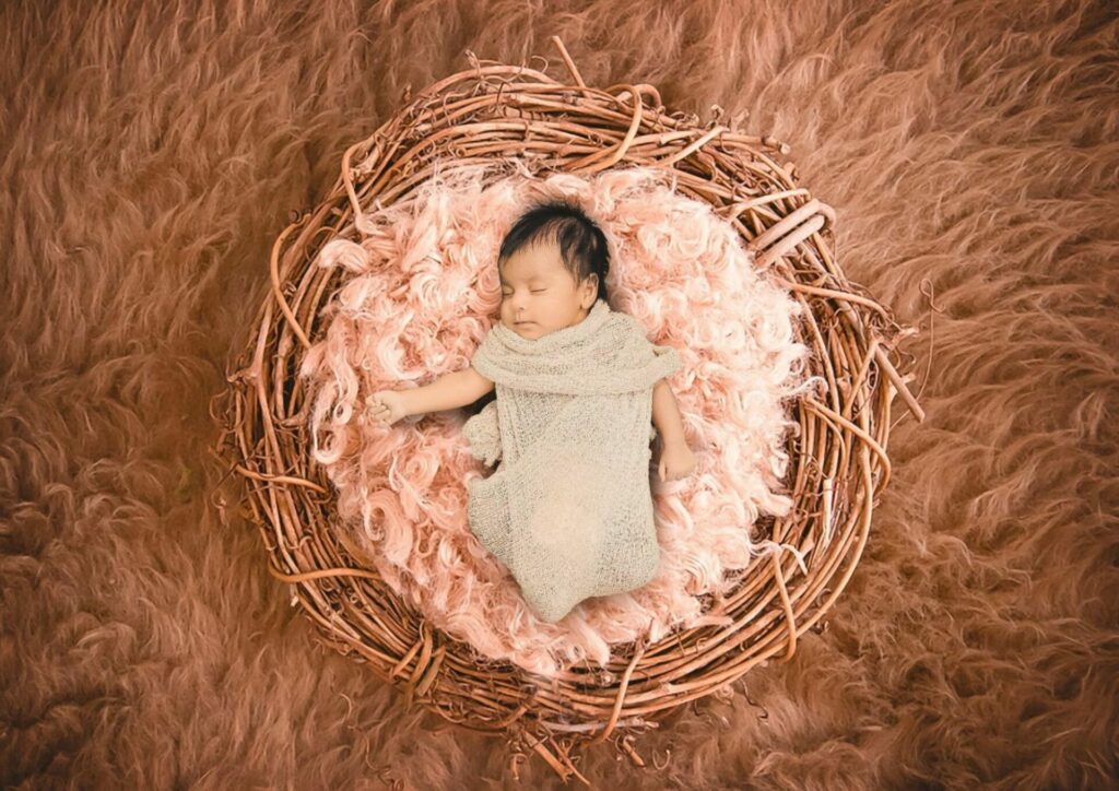 swaddling ideas for baby photoshoot.