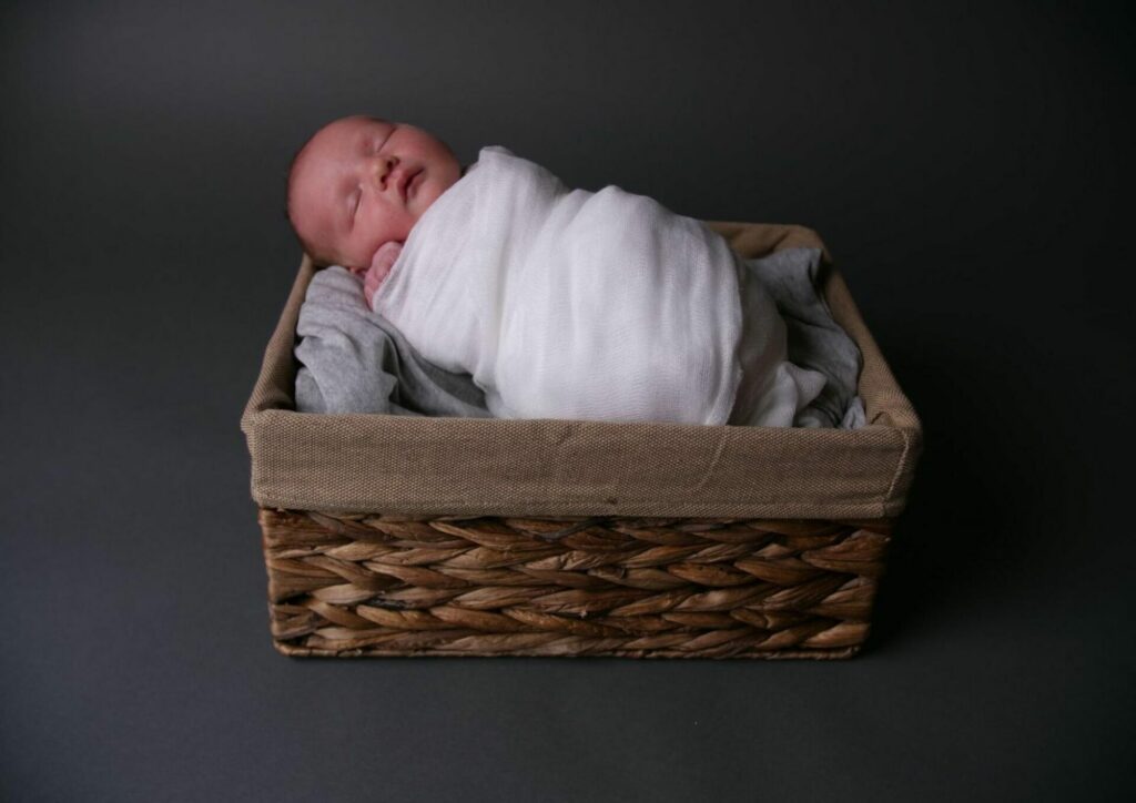 swaddling ideas for baby photoshoot.