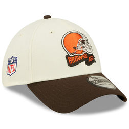 Cleveland Browns Cream New Era 2022 Sideline 39THIRTY Two Tone Flex Hat