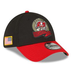 Tampa Bay Buccaneers New Era 2022 NFL Salute to Service Collection 39THIRTY Flex Hat