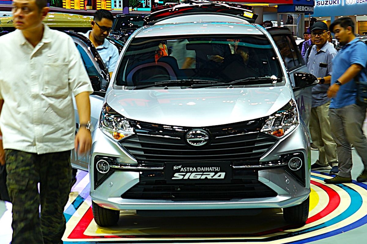 Era Baru Dimulai? Tahta LCGC di Pasar Otomotif RI Mulai Digoyang Mobil Listrik