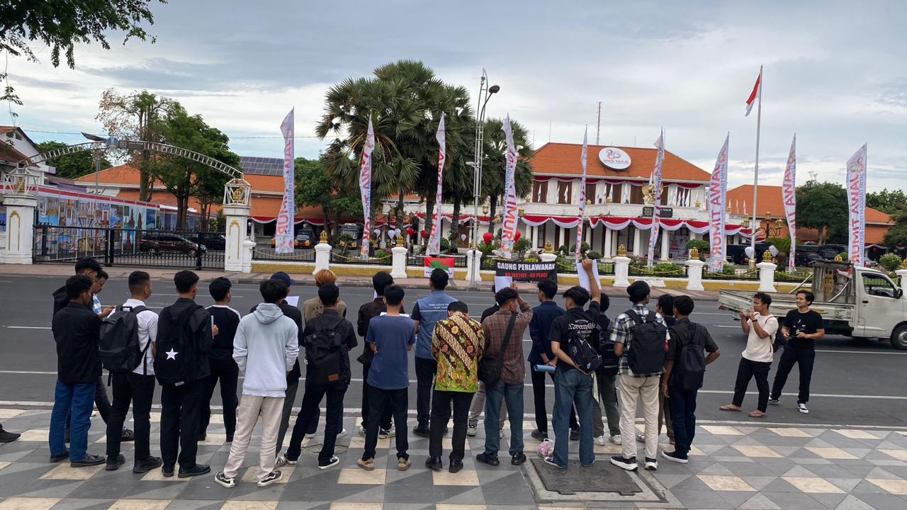 Satu Tahun Pemerintahan Prabowo–Gibran, BEM Nusantara Jatim: Tolak Militerisasi Ruang Sipil dan Penggusuran Atas Nama Keamanan