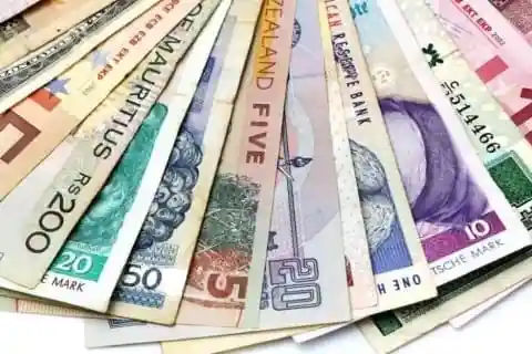 10 Mata Uang Terlemah di Dunia pada 2025: Tantangan Ekonomi Global