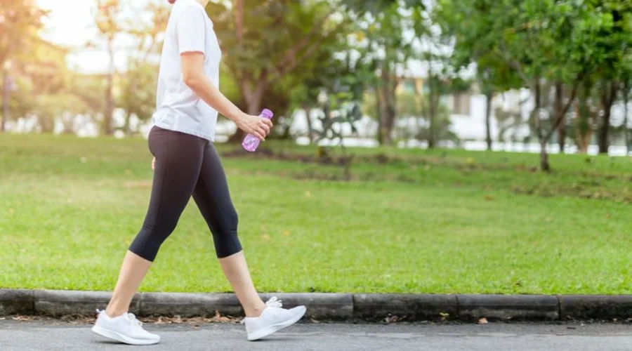 Berjalan 4.000 Langkah Sehari Sudah Cukup untuk Cegah Kematian Dini, Tak Perlu 10.000