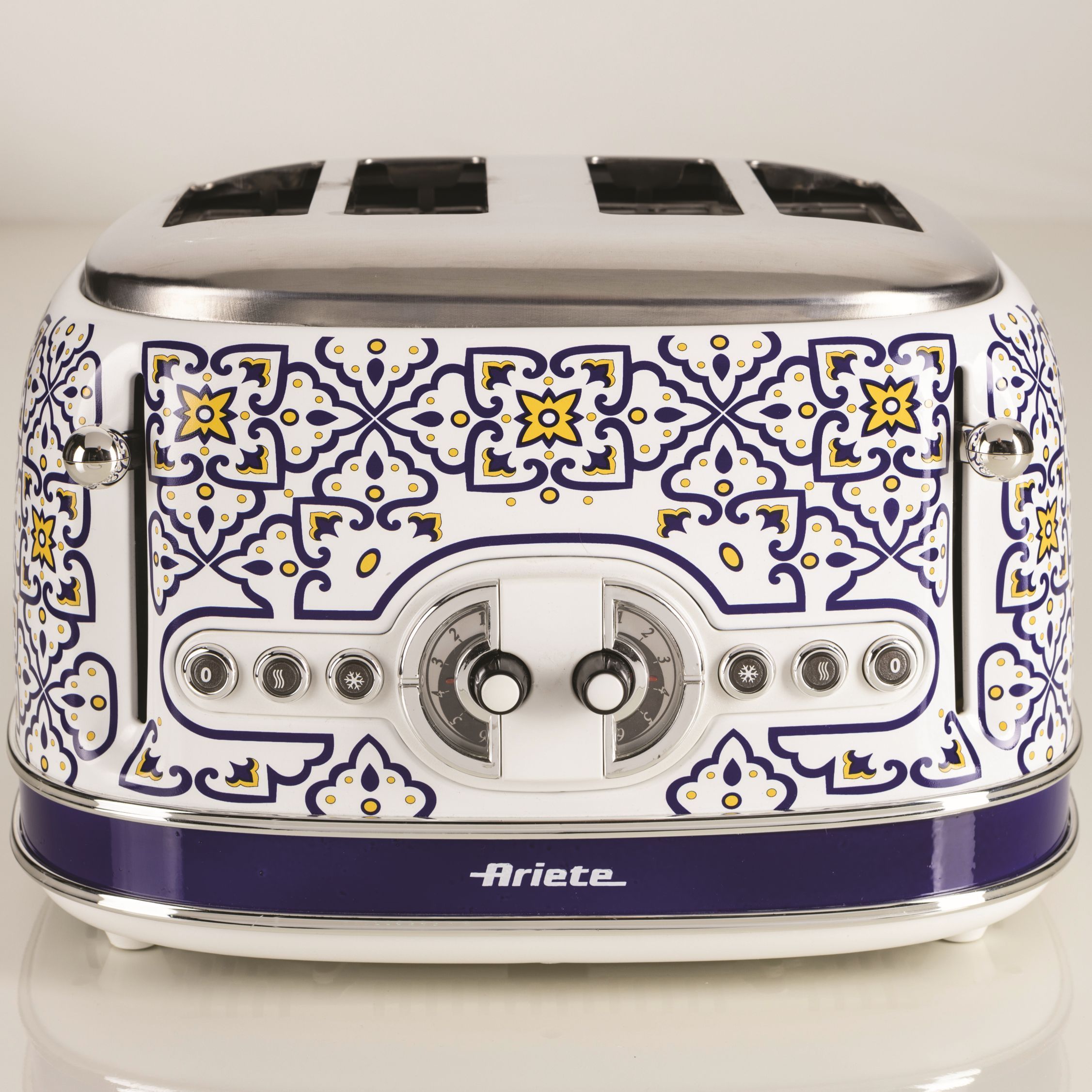 https://ik.imagekit.io/yhosuhnly/domus/media/116782/Ariete-00C01560CAR0-(1)---Domus.jpg