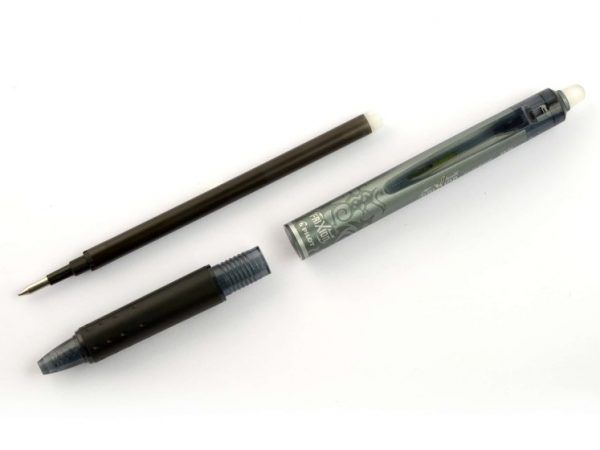 Frixion Ball Medium tip 0.7 mm Clicker - Image 3
