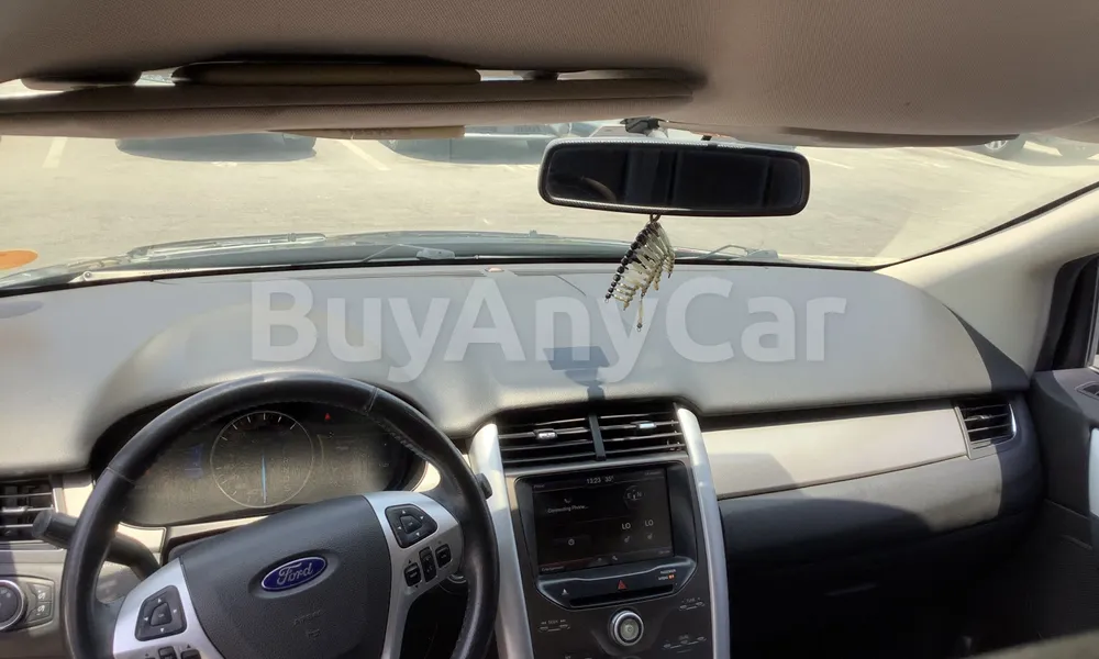 Vehicle photo 8