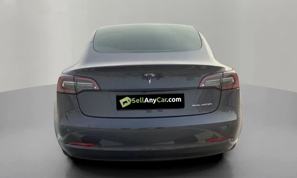 Vehicle photo 2