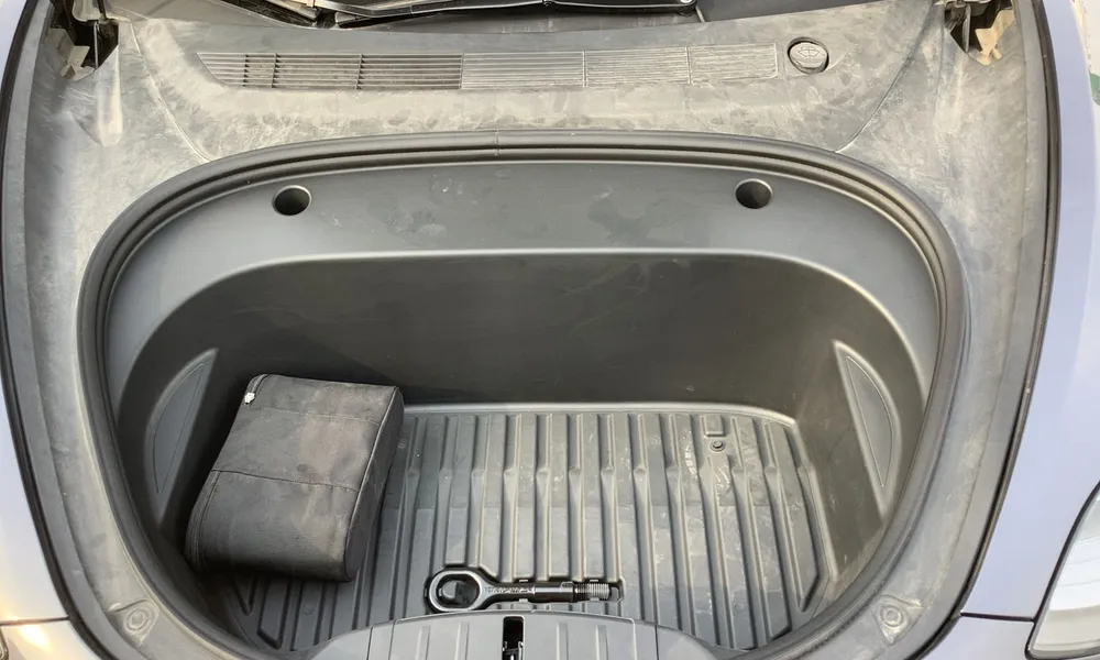 Vehicle photo 6