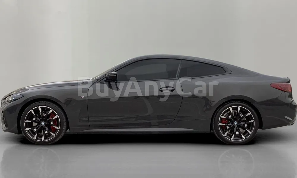 Vehicle photo 4