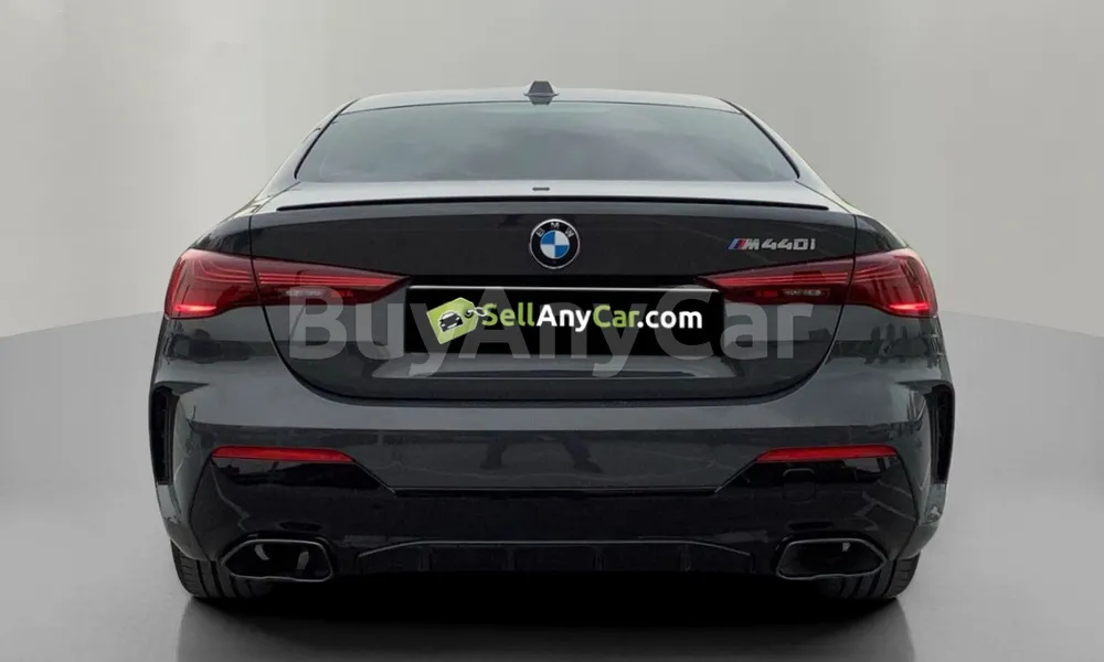 Vehicle photo 2