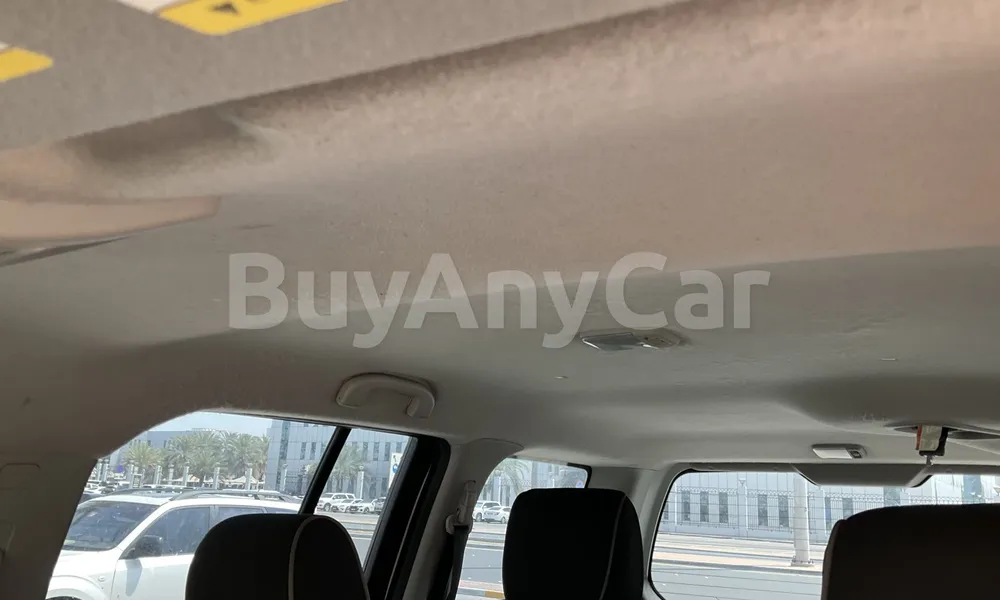 Vehicle photo 9