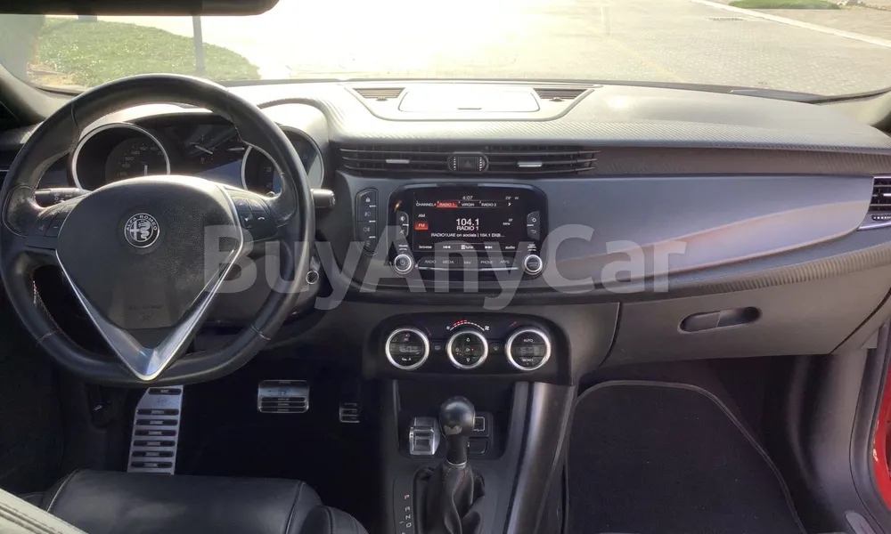 Vehicle photo 8