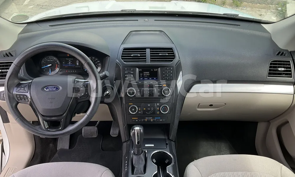 Vehicle photo 7
