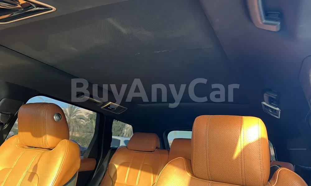 Vehicle photo 9