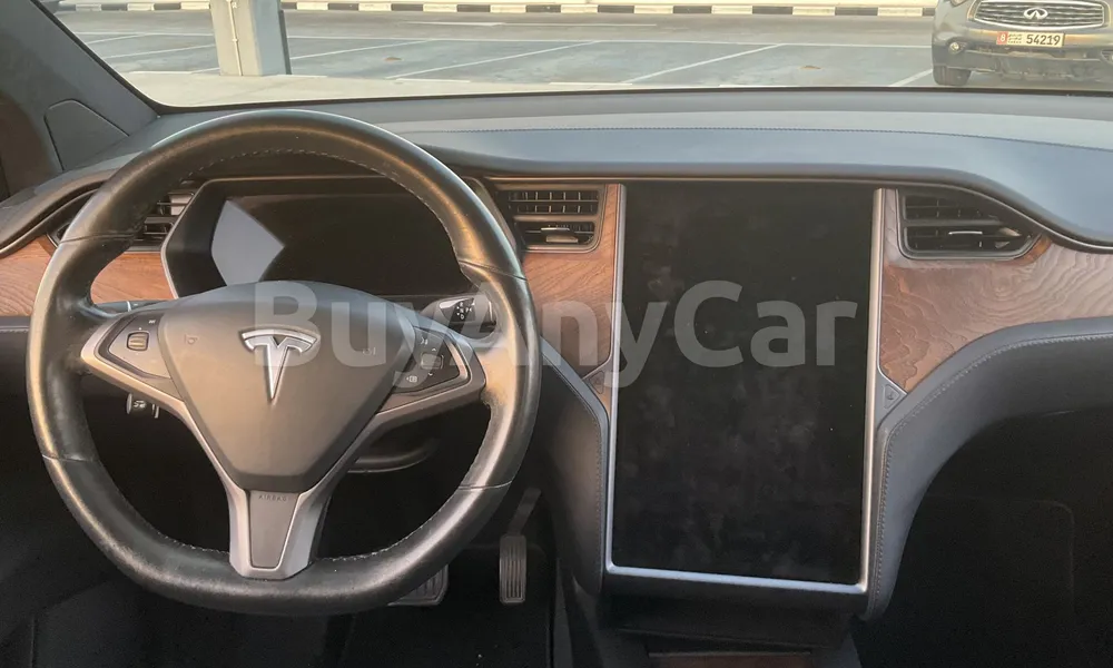 Vehicle photo 8