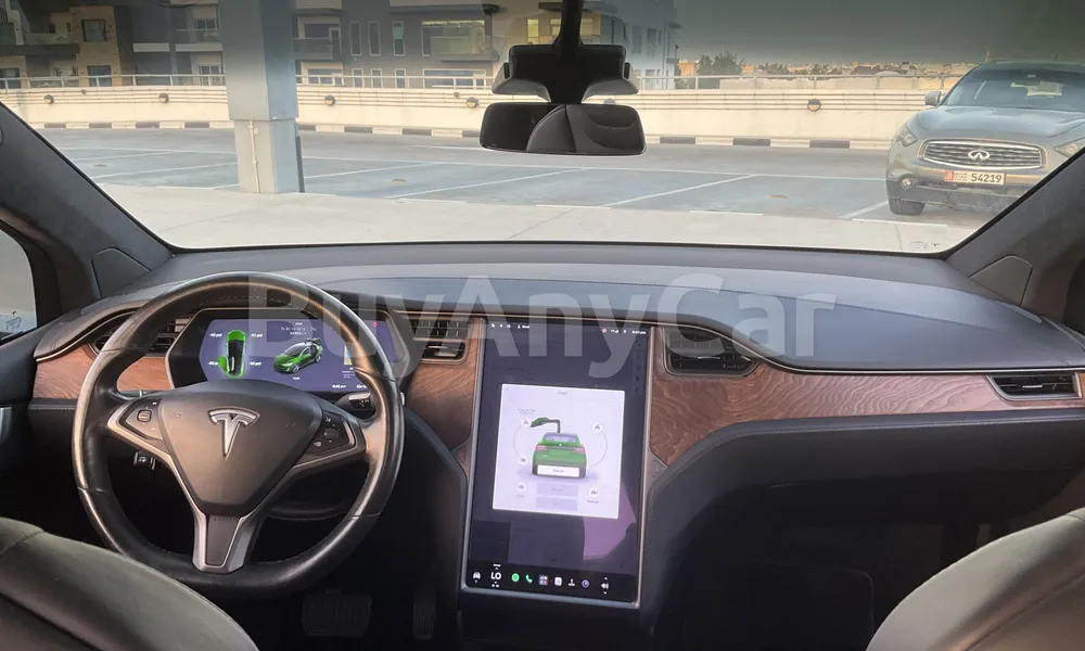 Vehicle photo 6