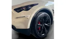 Infiniti QX70