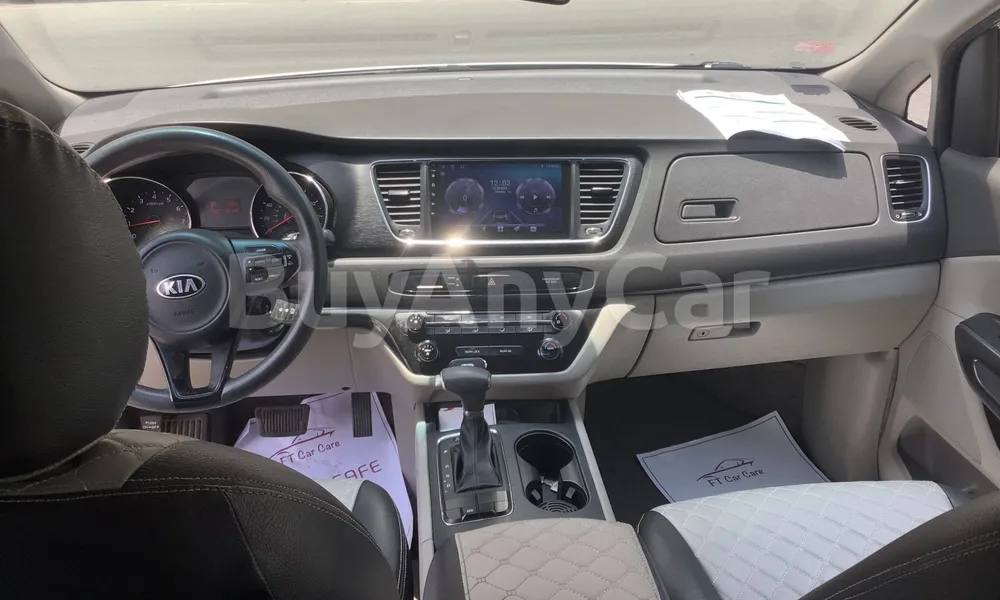 Vehicle photo 8