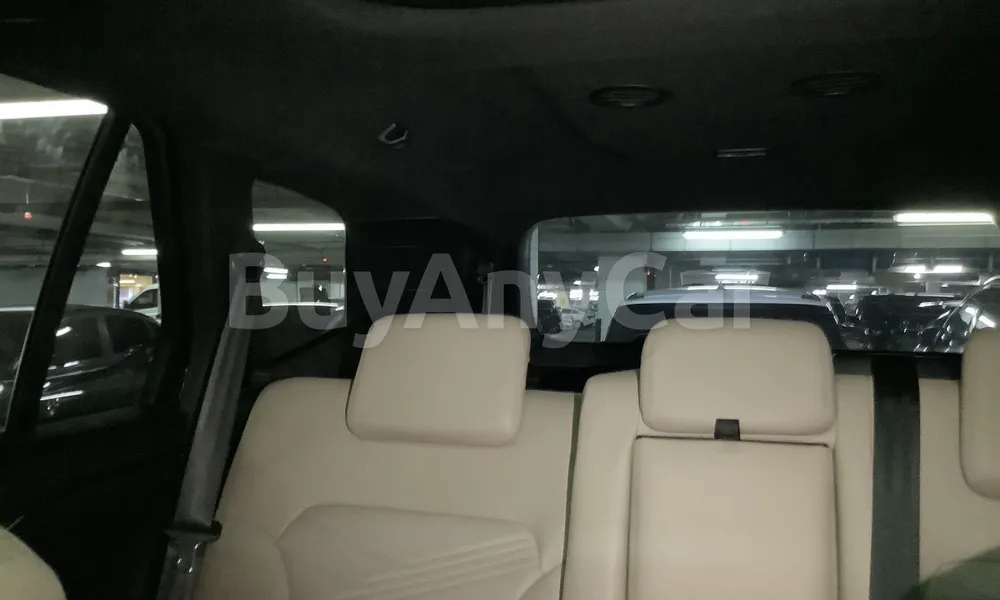 Vehicle photo 7