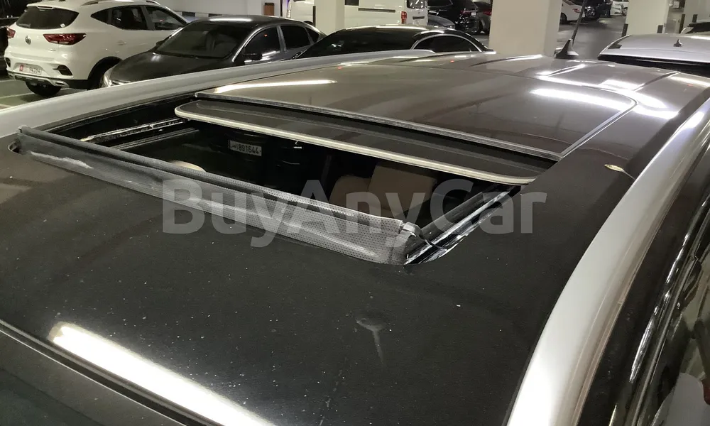 Vehicle photo 5