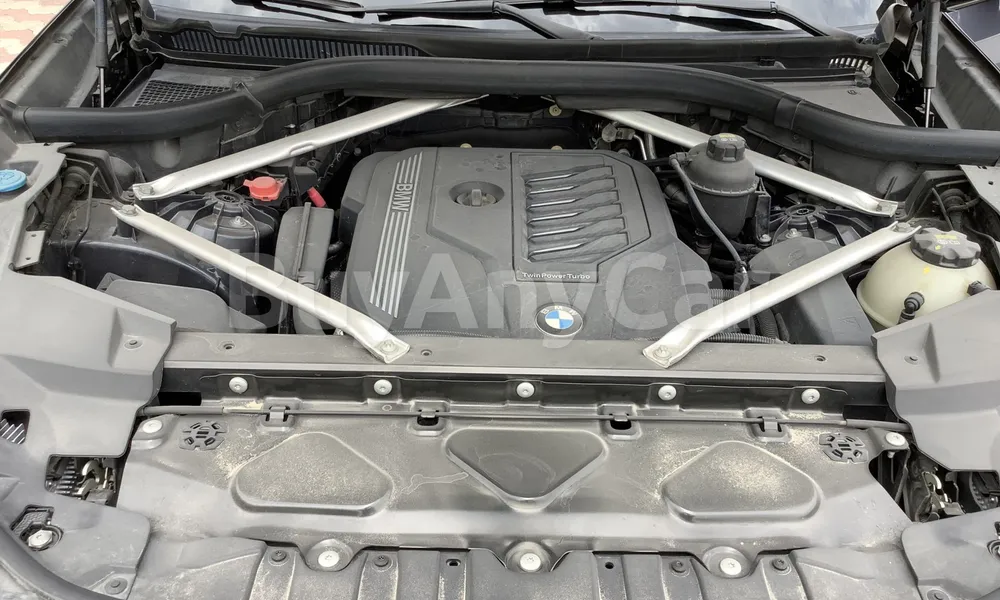 Vehicle photo 6