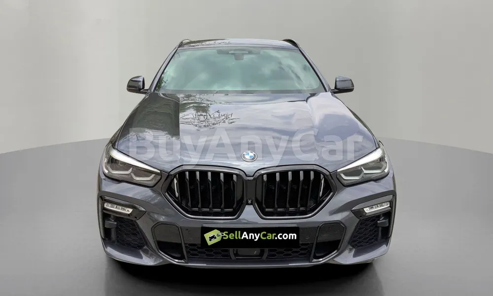 Vehicle photo 1