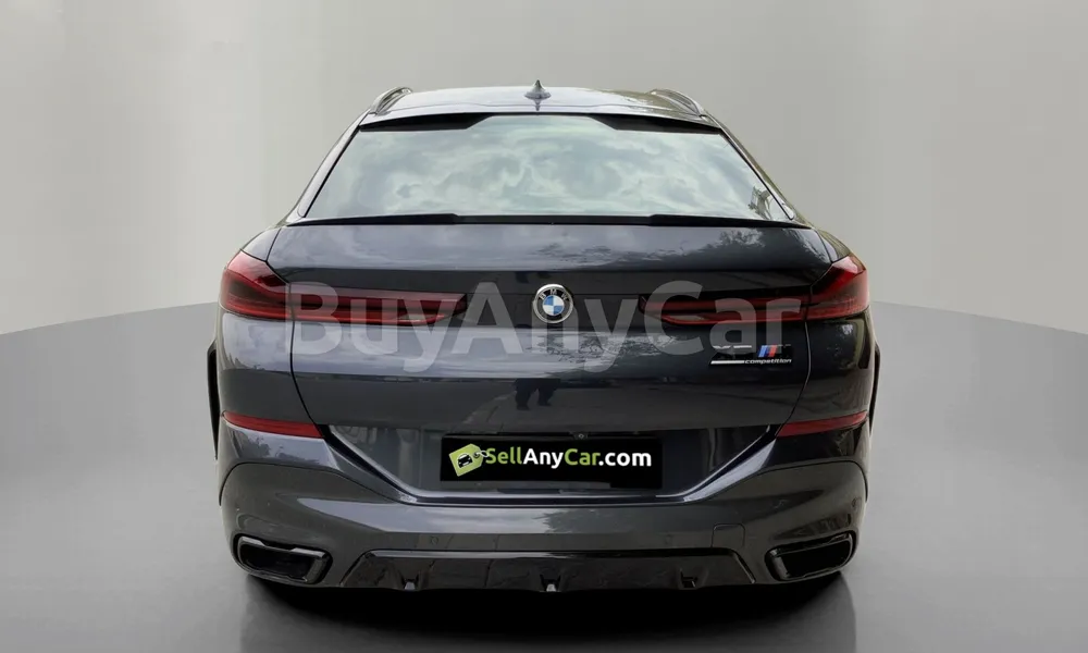 Vehicle photo 2